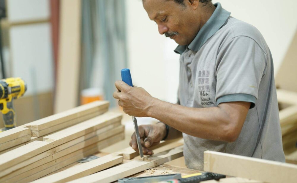 joinery helper with screw driver